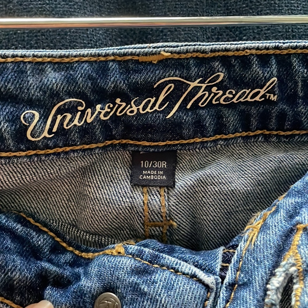 Universal Threads High Rise Jean Shorts - Picture 3 of 4